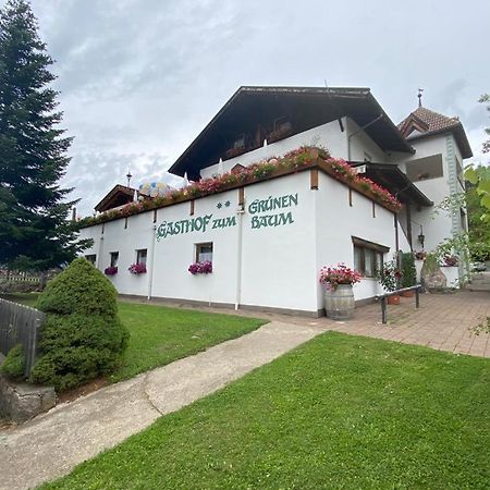Gasthof Zum Gruenen Baum 베라노 외부 사진
