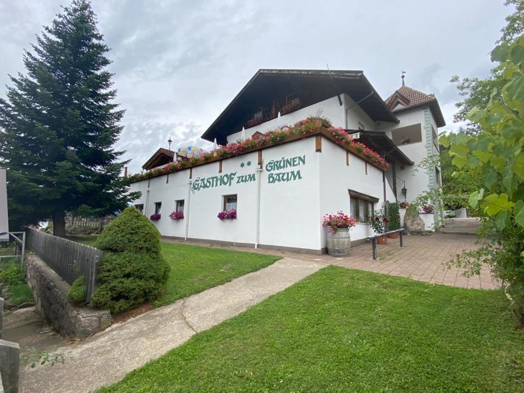 Gasthof Zum Gruenen Baum 베라노 외부 사진