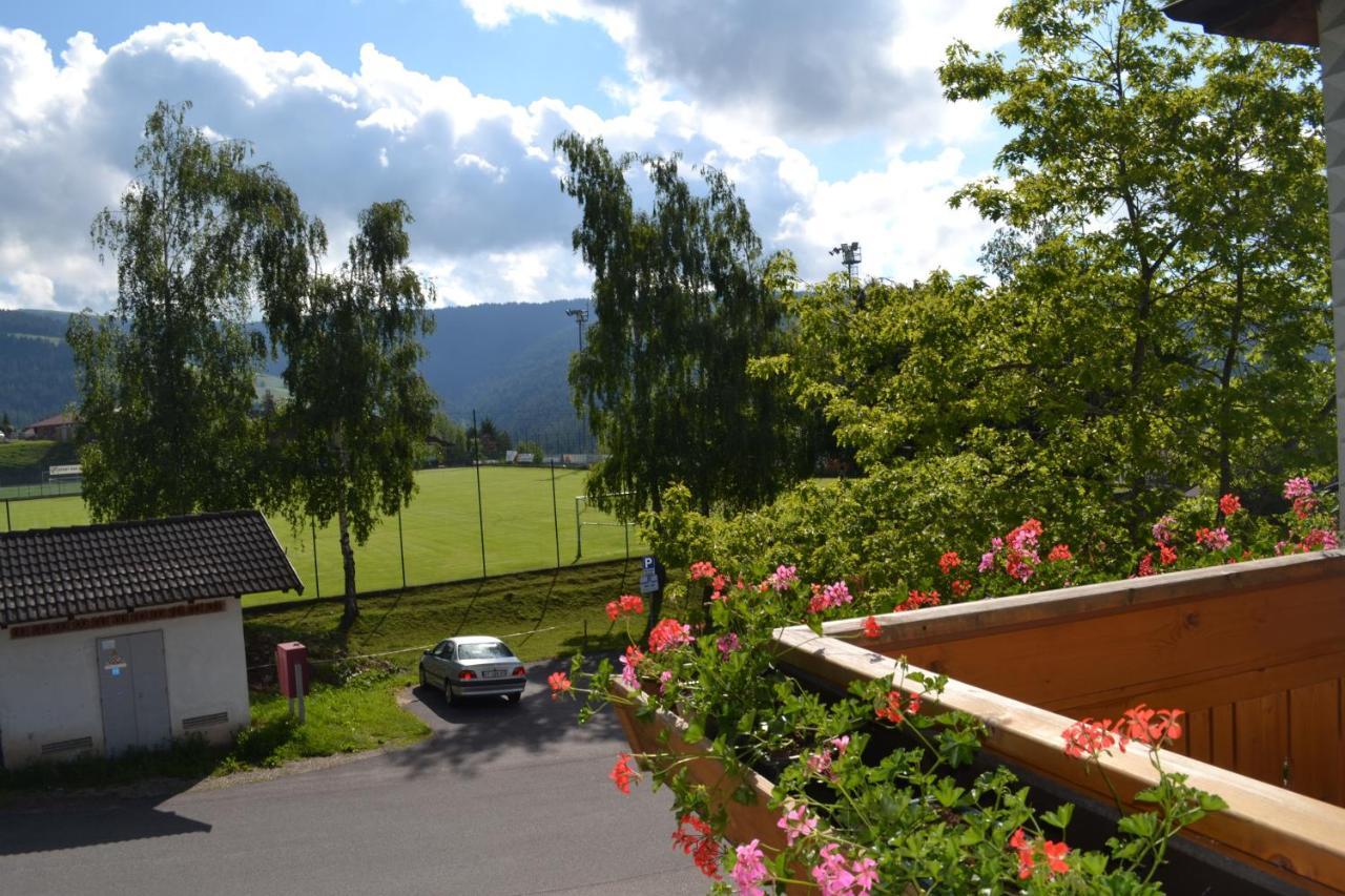 Gasthof Zum Gruenen Baum 베라노 외부 사진